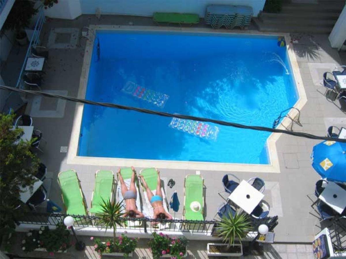 Renia Studios Agia Pelagia Konforlar fotoğraf